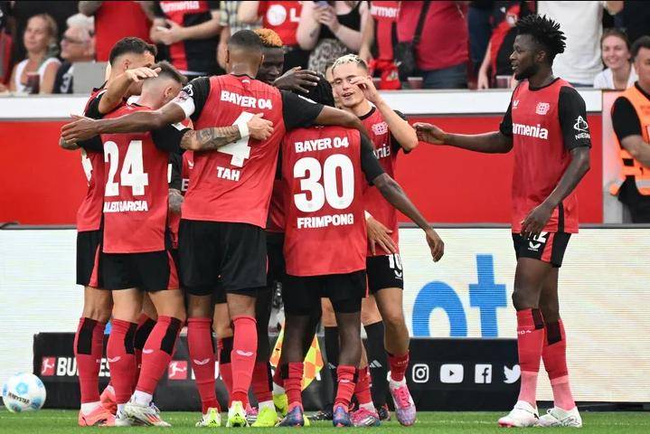 德甲狂欢一夜:拜仁3-0大胜,勒沃库森2-0,多特蒙德3-2绝杀 德甲狂欢一夜:拜仁3-0大胜,勒沃库森2-0,多特蒙德3-2绝杀